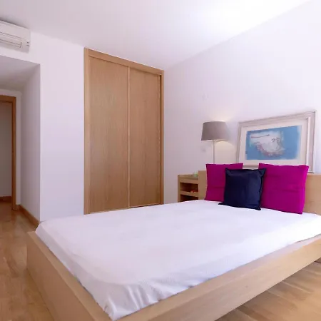 Flh - Restelo Spacious Duplex With View Apartamento